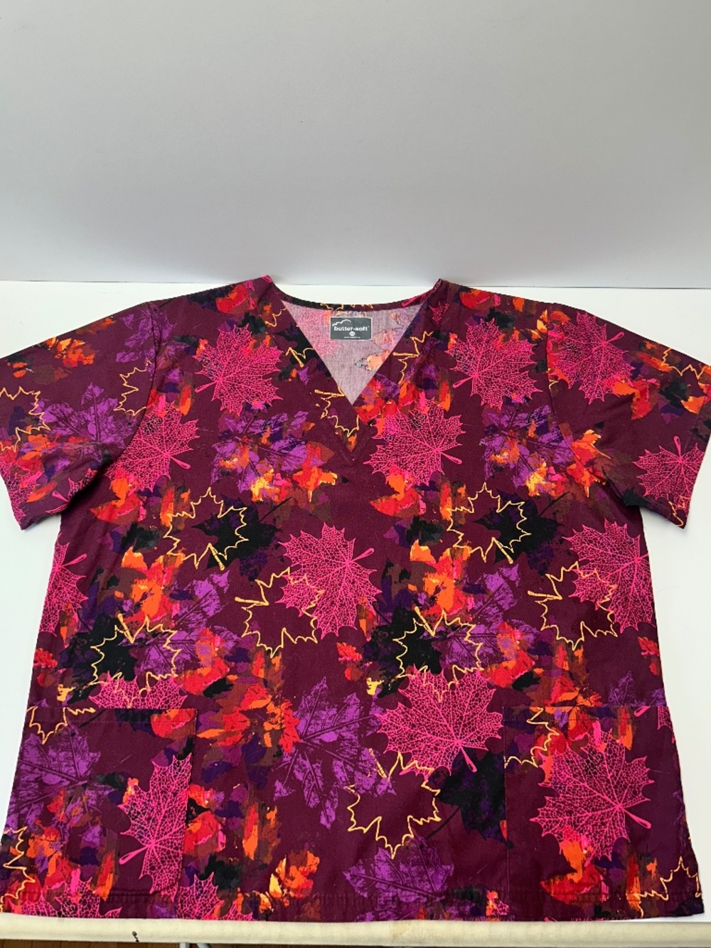 Buttersoft Autumn Plum Color Leaves Design Medical Scrub Top Size XL